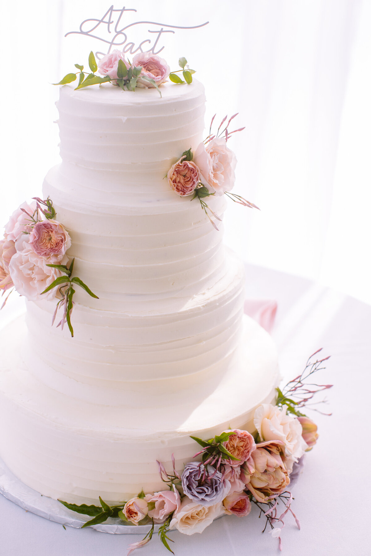 NYC-Hamptons-Philadelphia-Wedding Planner-Photographer-Kate Neal Photography-Wedding Cake