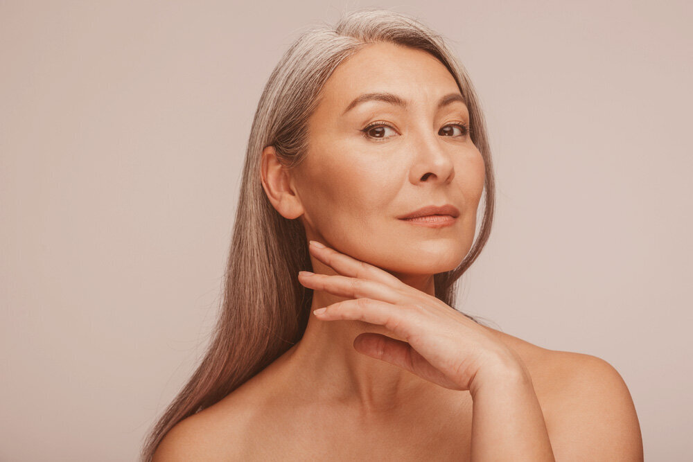 Elegant woman with mature skin. 