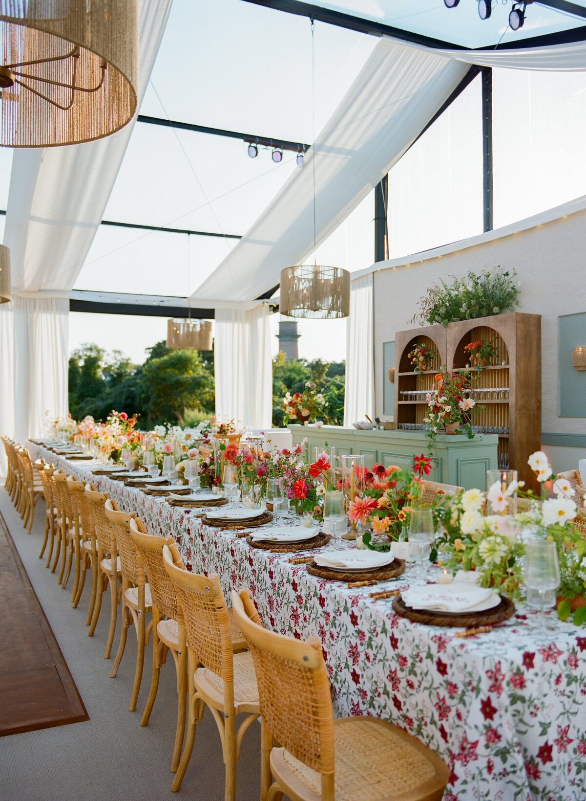 Marthas-vineyard-wedding-planner-kg-events-design-luxury-destination-weddings-private-events-corporate-events-aquinnah-ma-event-designer-outermost-inn-outdoor-tented-wedding-reception-black-frame-tent-14