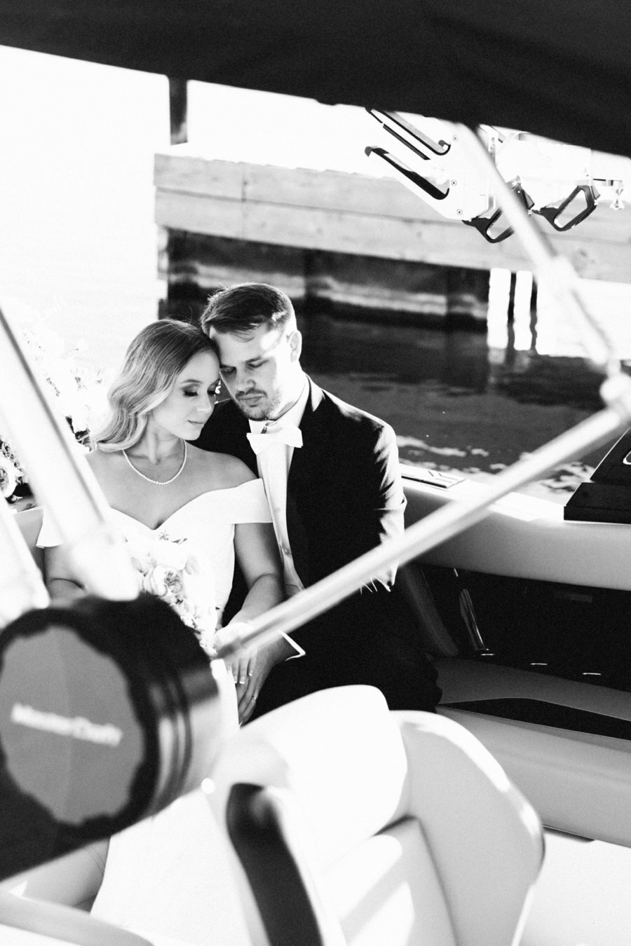 elopement-photography-austin-texas-yacht-club_0227