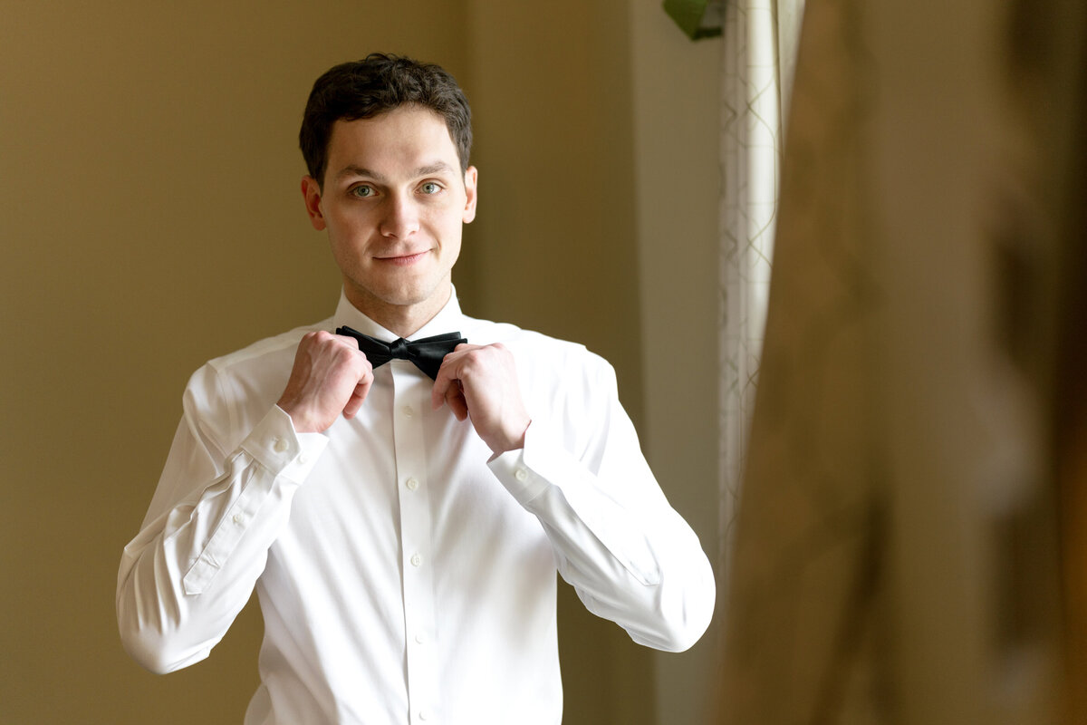 Berlez-Aspen-Avenue-Chicago-Wedding-Photographer-Palmer-House-Celebrate-Planning-Yanni-Design-Dimitra-Shannon-O'Brien-Magazine-Editorial-13