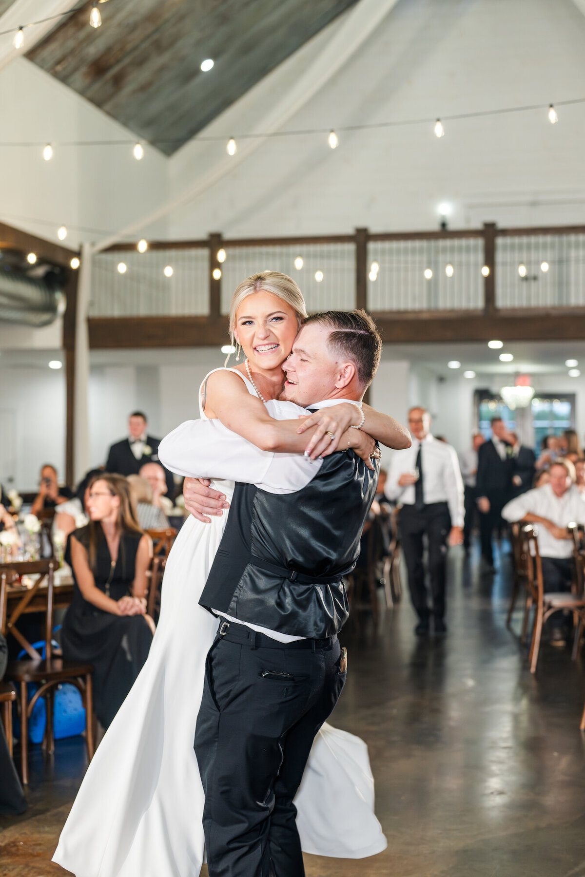 barn-at-white-oaks-wedding-murray-kentucky-123