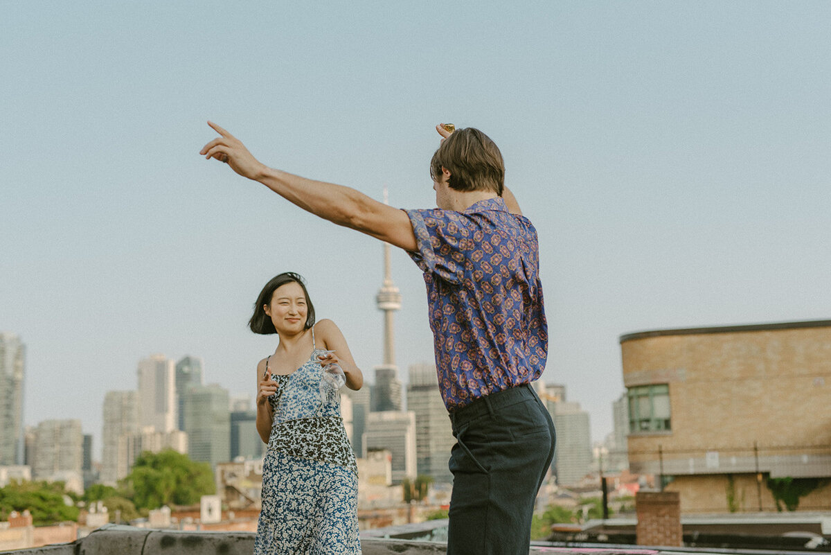 a-toronto-rooftop-engagement-session-downown-romatic-carefree-candid-authentic-2315