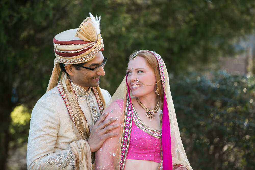 couple in indian traditional wedding outfits