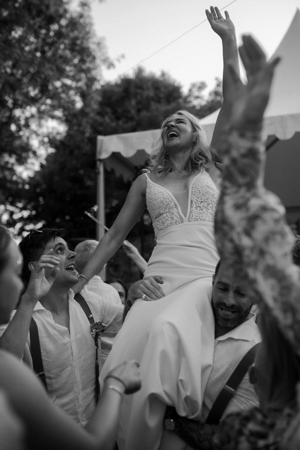 Kirstyandjames_chateaudecas_lauradeanphotography_dorsetweddingphotographer-1125-1