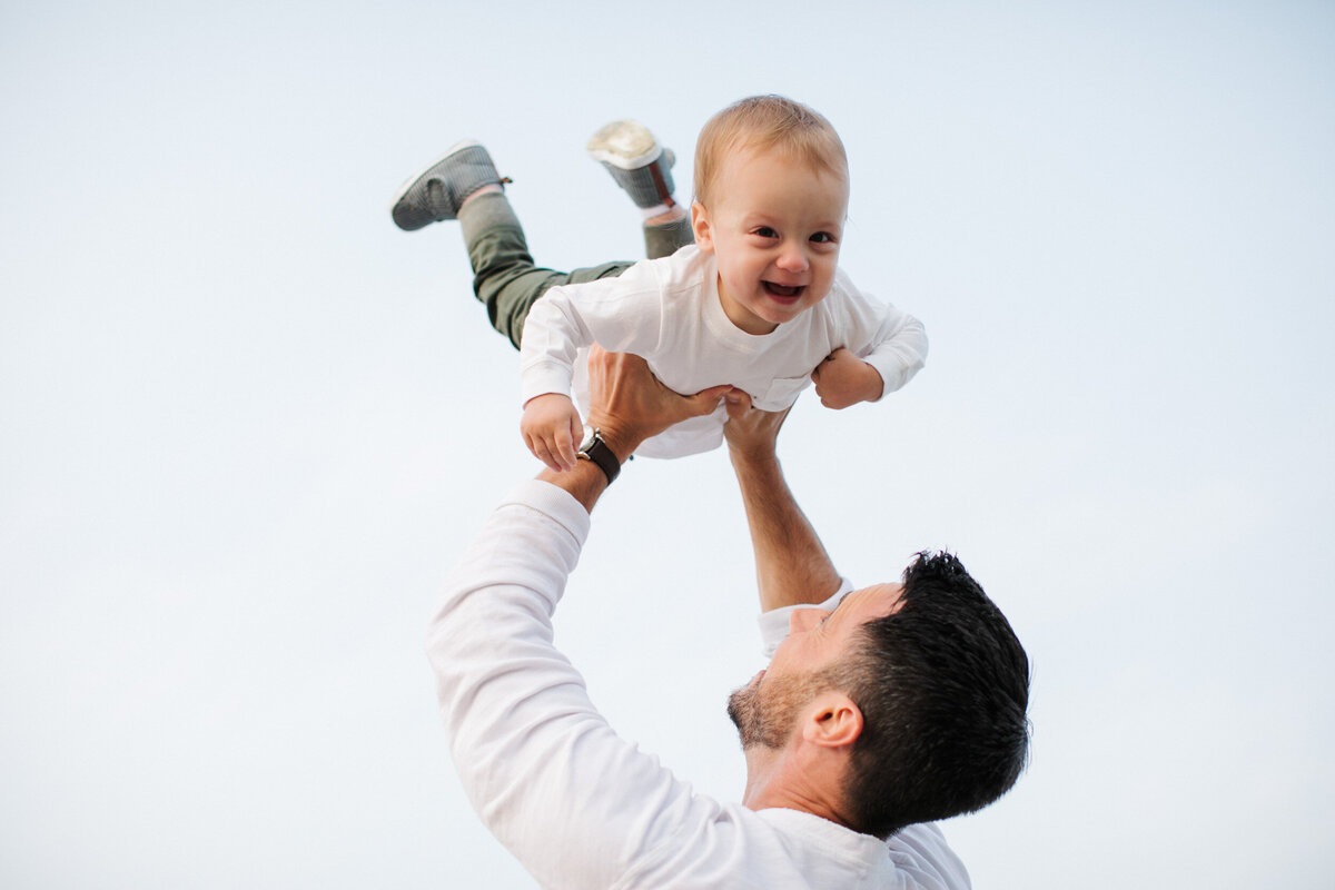 candid-natural-boston-newborn-family-photographer-zev-fisher-096