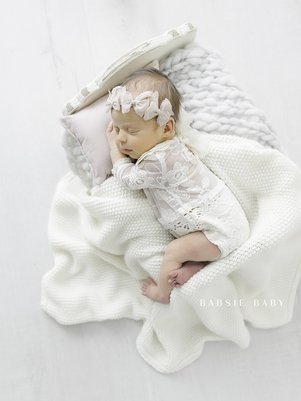 baby-girl-newborn-photographer-in-san-diego-neutral-lightairy