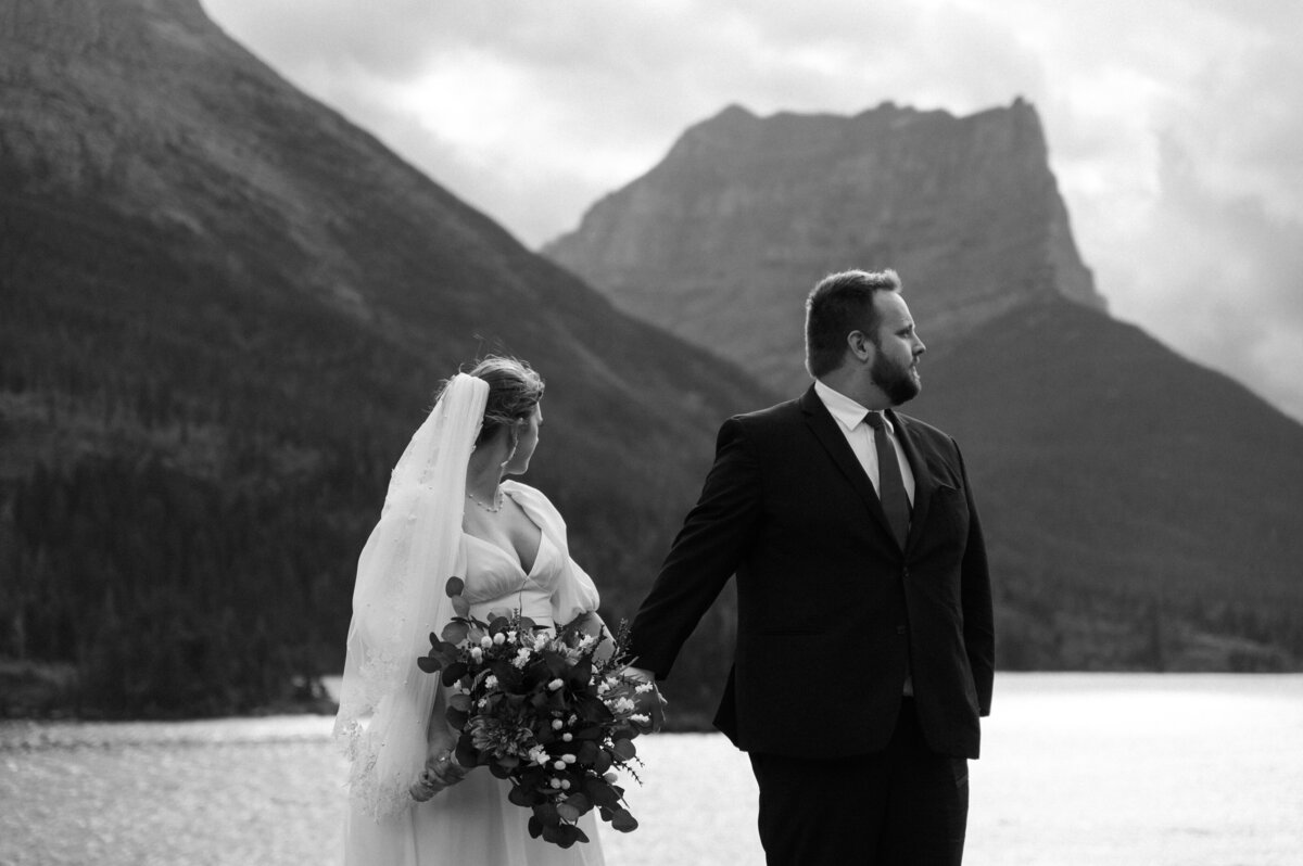 glacier_national_park_montana_elopement_wedding_photographer_10