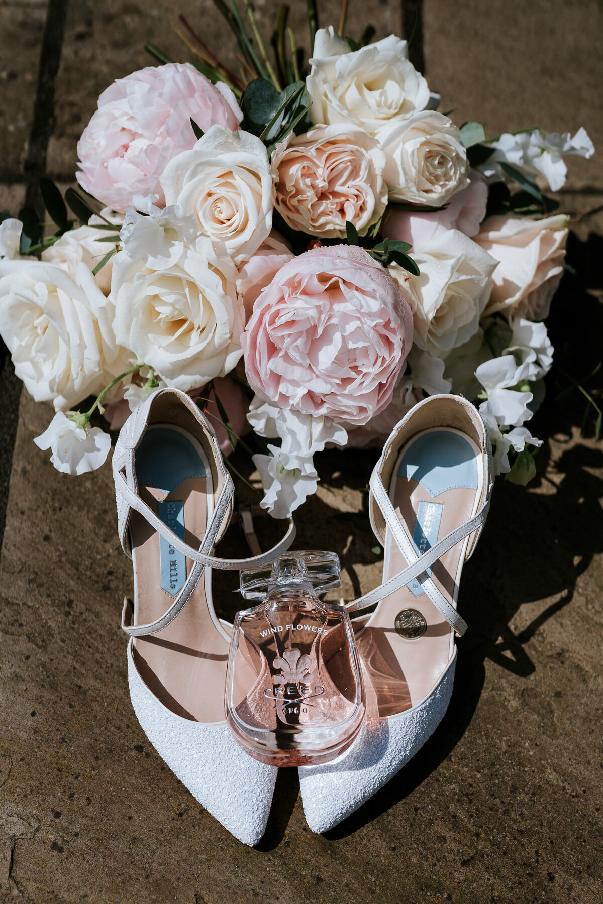0002Megan and Patrick Lillybrooke Manor and Barns Sneak Previews  - DanTomkins Photography-1