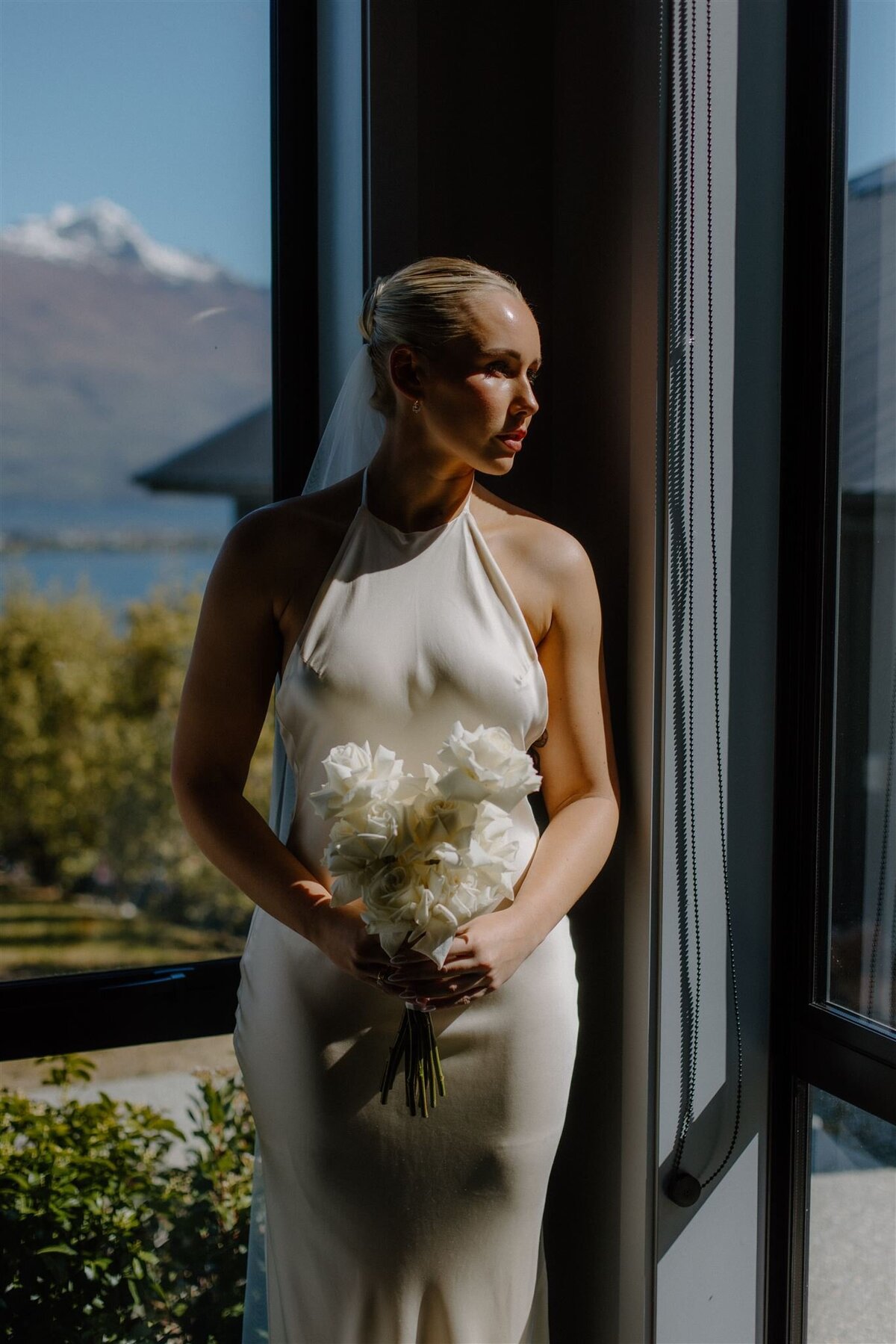 elegant-classic-bride-queenstown-wedding