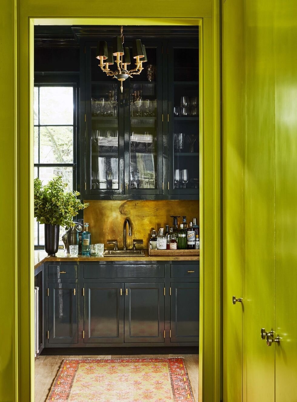 ceara-donnelley-charleston-house-tour-bar-jpg-1618426930