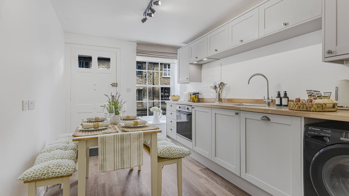 The Hideaway: Luxury 2 Bedroom Cottage