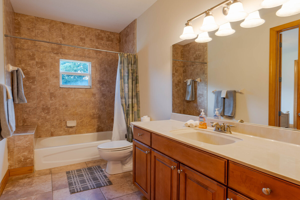 Bathroom 7 (2)