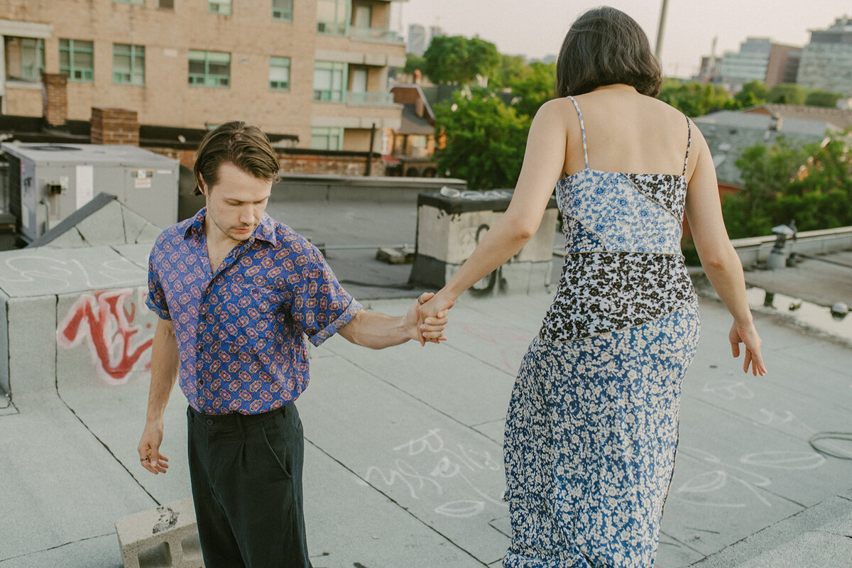a-toronto-rooftop-engagement-session-downown-romatic-carefree-candid-authentic-2382