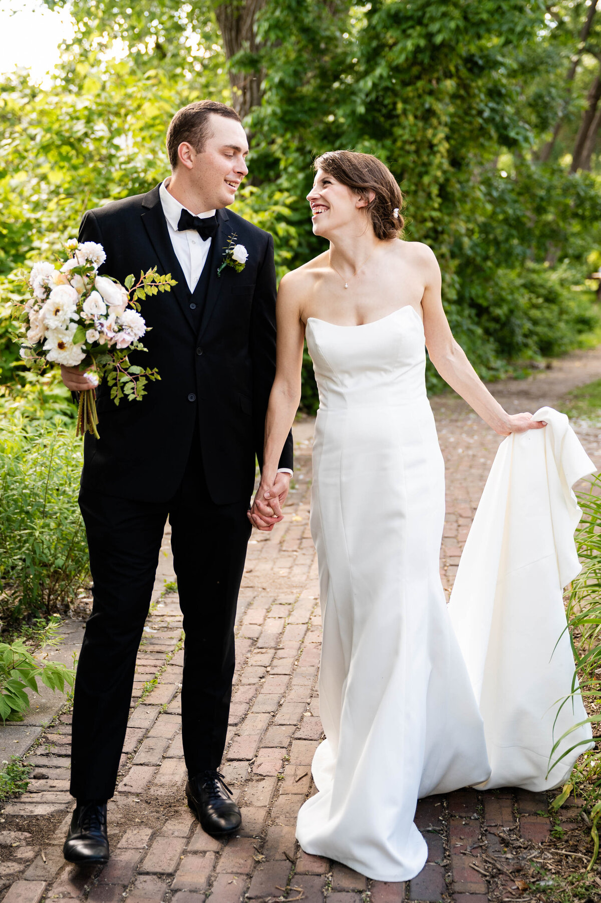 summer-catholic-wedding-couple-photography-7