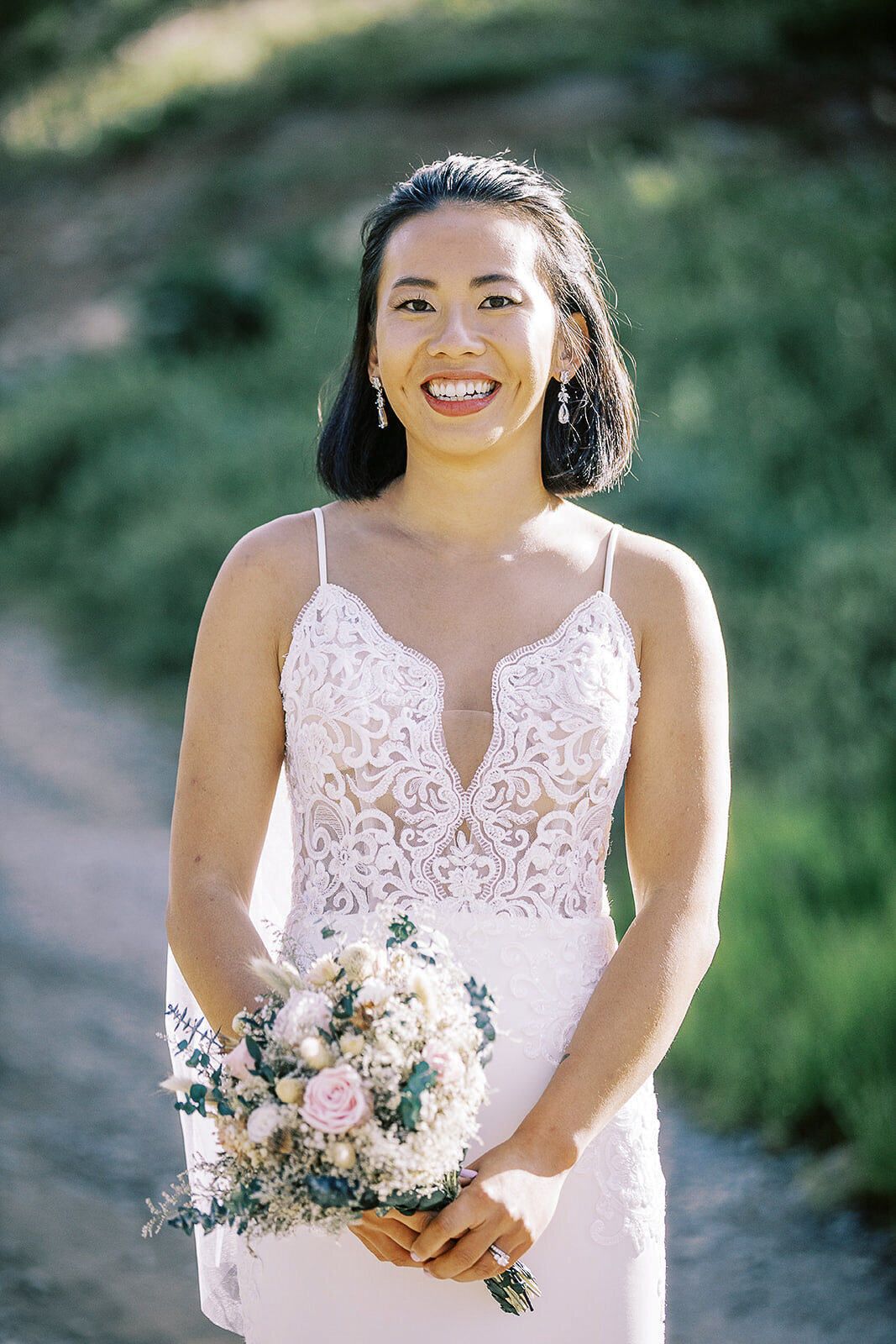 black-mountain-lodge-wedding-couple-4