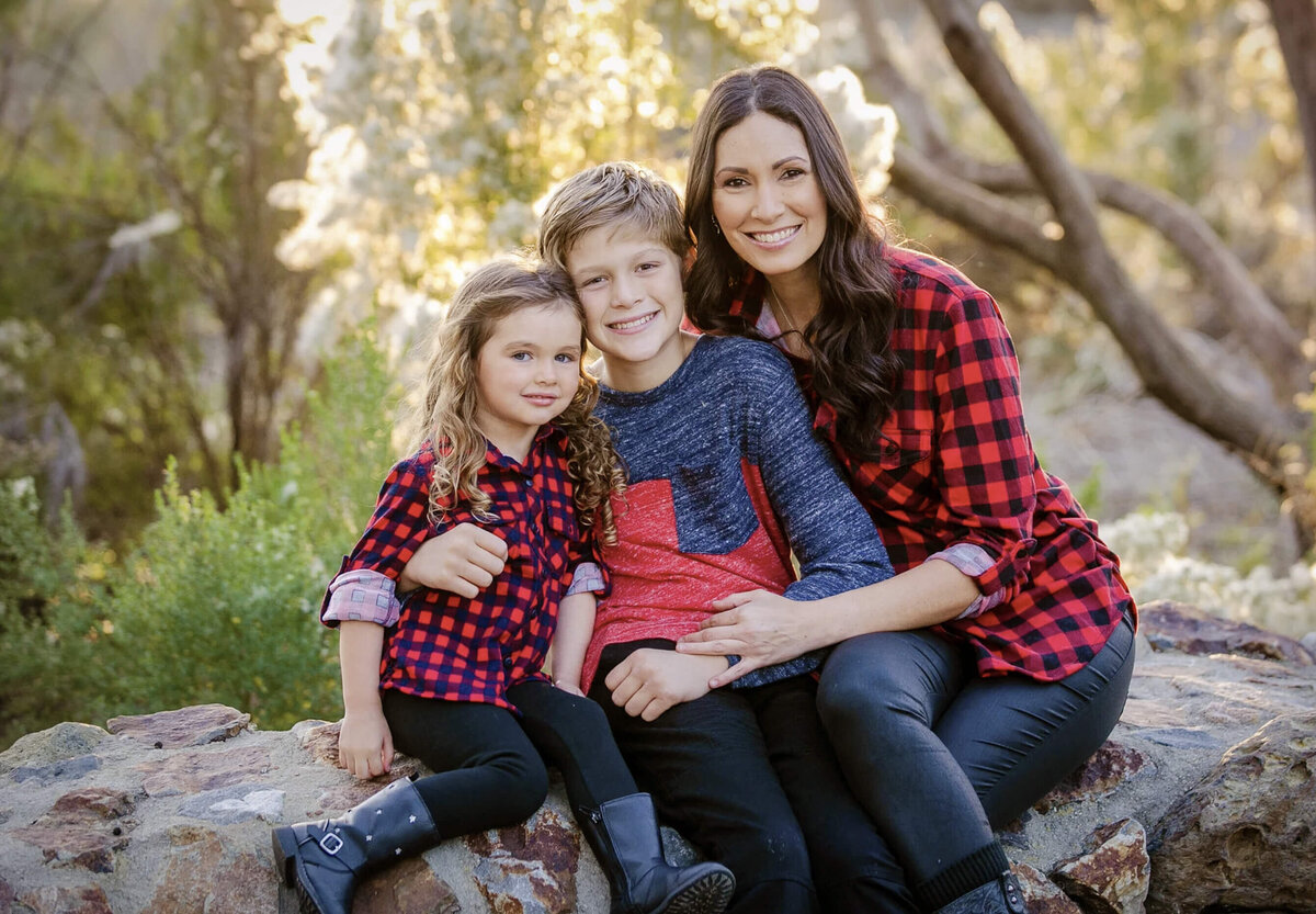 fall-family-photo-san-diego-mother-kids-plaid-tim-otto-photography
