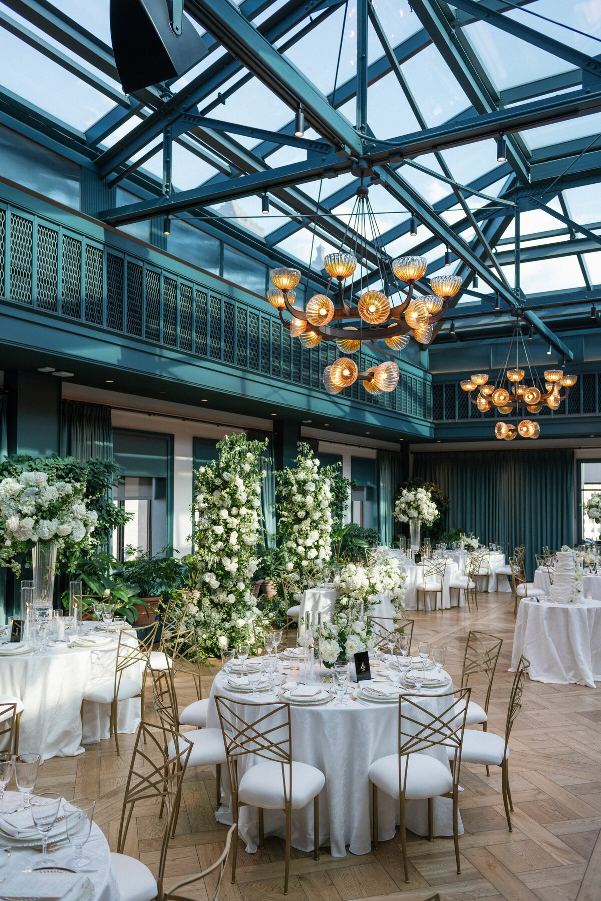 book-tower-detroit-luxury-wedding-photo-127