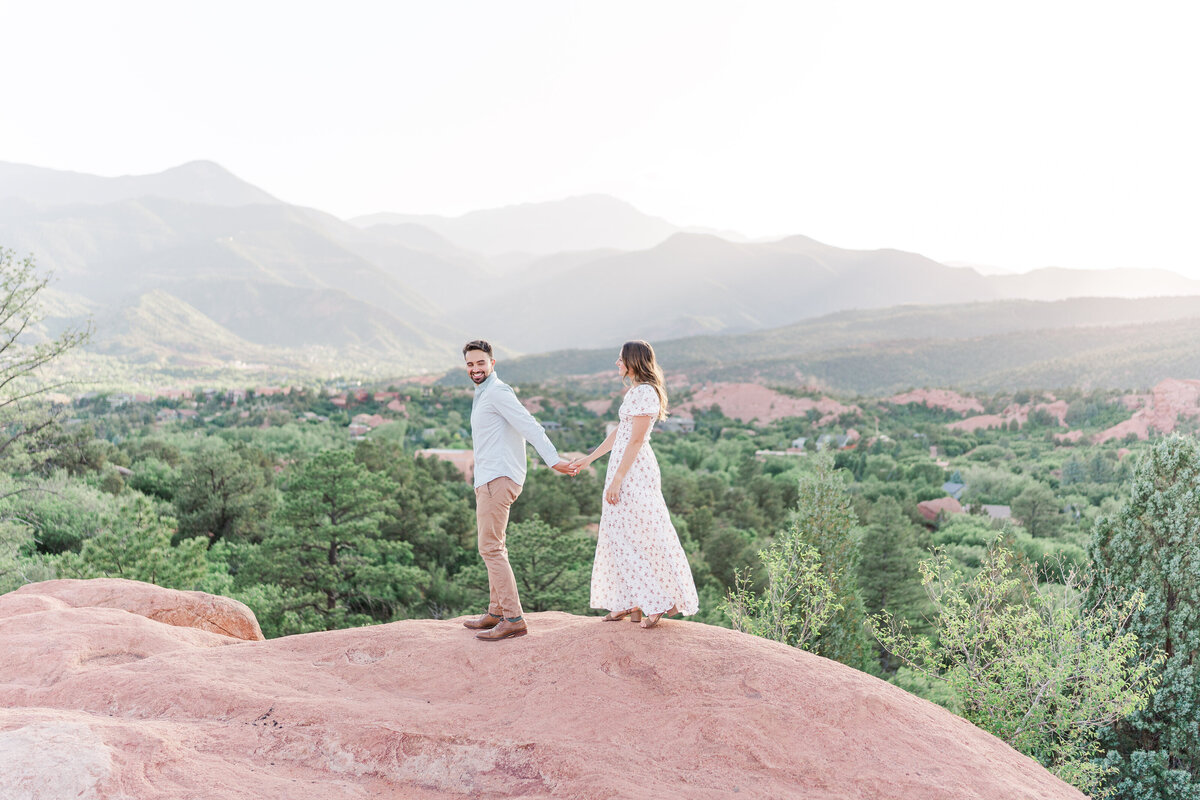 Garden of the Gods Red Rocks Colorado Springs Epic Romantic Engagement Pictures Elena Spraguer Photography 0024