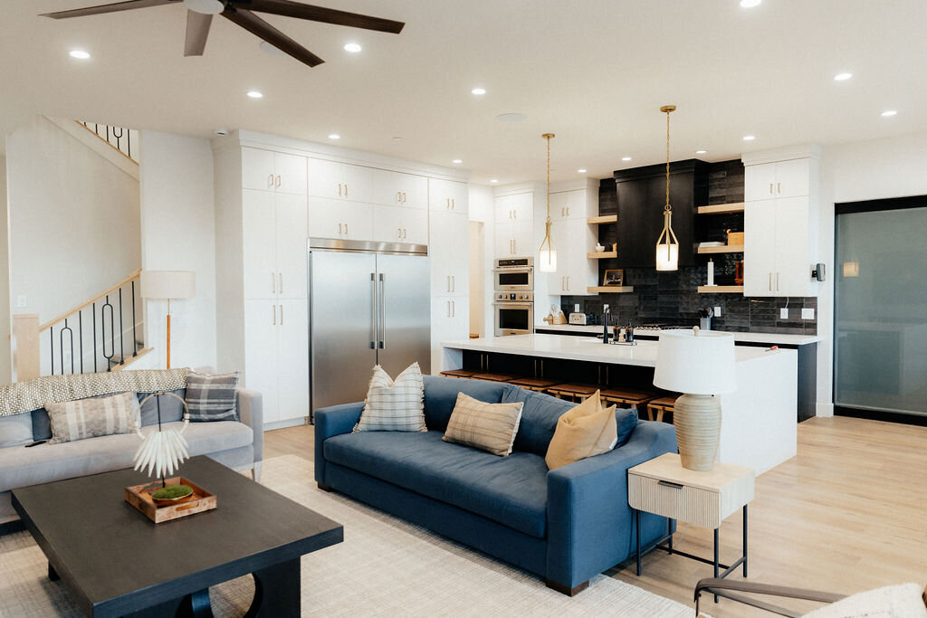 Beezah_FrankiesPlace_ALL-103