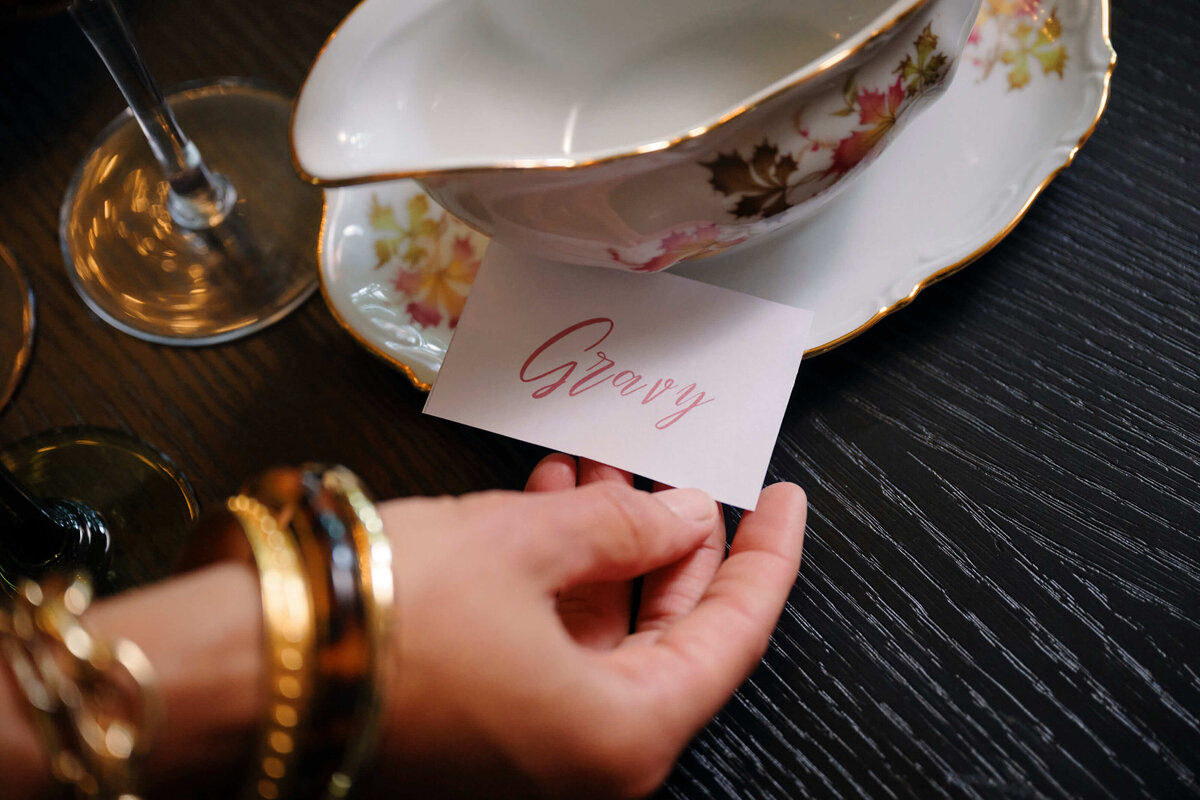 ghost-host-eli-turner-frederick-maryland-thanksgiving-tablescape-centerpiece34