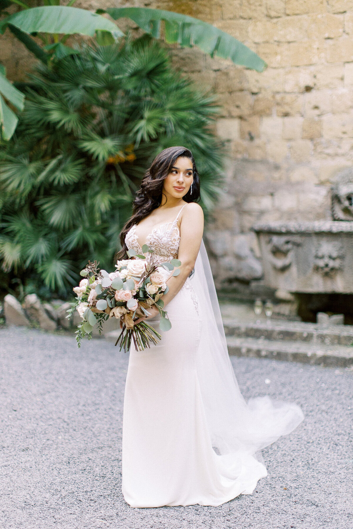 Maïlys Fortune Photography Husband Wife Wedding Weddings Photography France Switzerland Italy Timeless Dreamy Imagery Bilingual French English Destination Weddings Destination Wedding Provence French Riviera Paris Lake Como Tuscany104