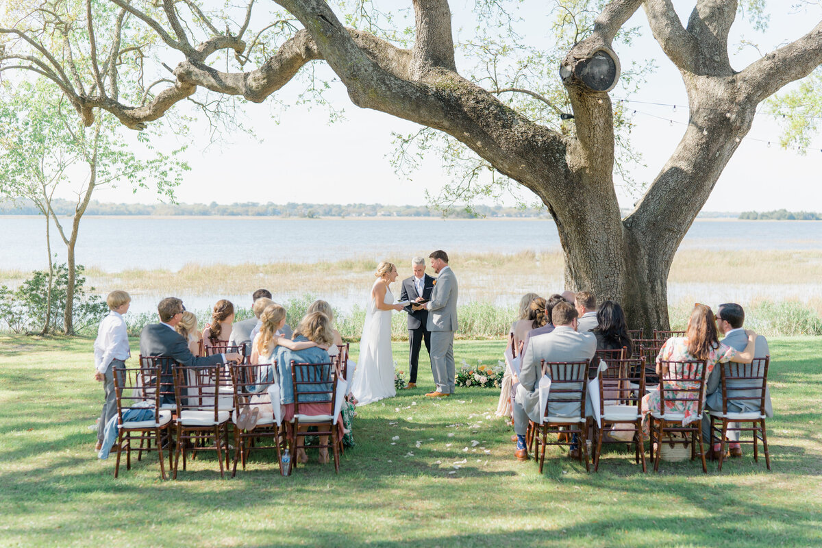 outdoor_ceremony_Wedding_Lowndes_Grove_River_House_kailee_dimeglio_photography-454