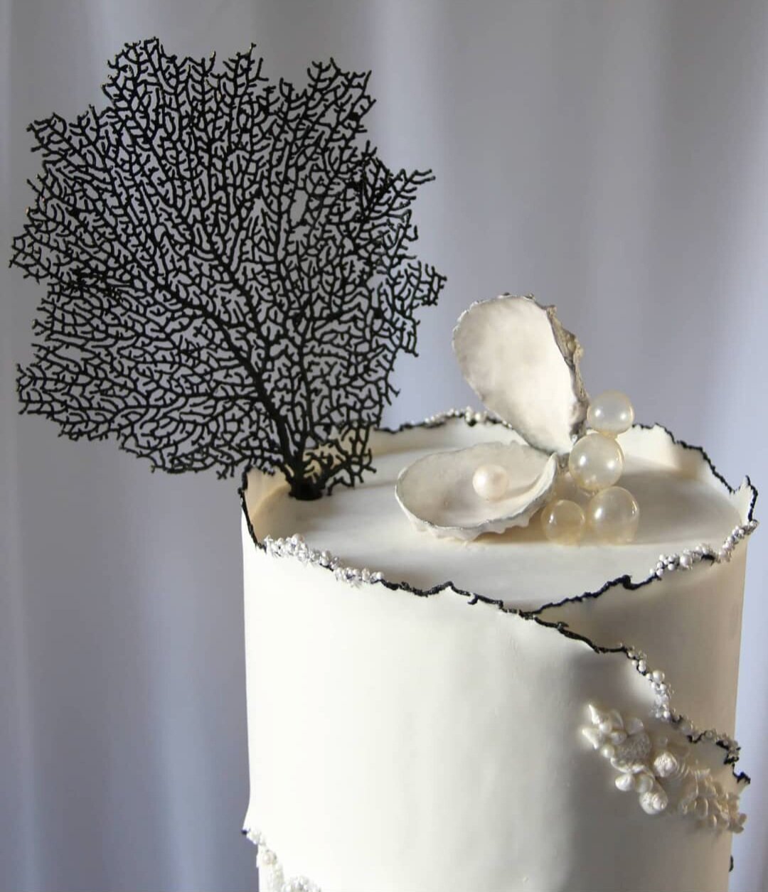 wedding planner new york cake design coastal black tie Pearl Ivy events