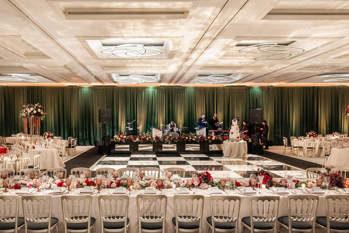 four-seasons-chicago-fall-wedding-alex-ferreri--59