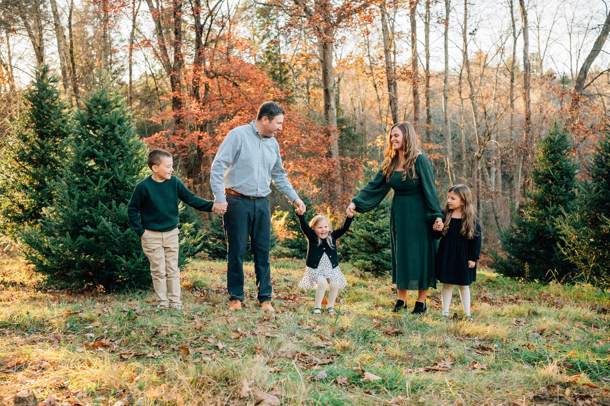 Christmas Tree Farm Mini Sessions | Connecticut Family Photographer-39