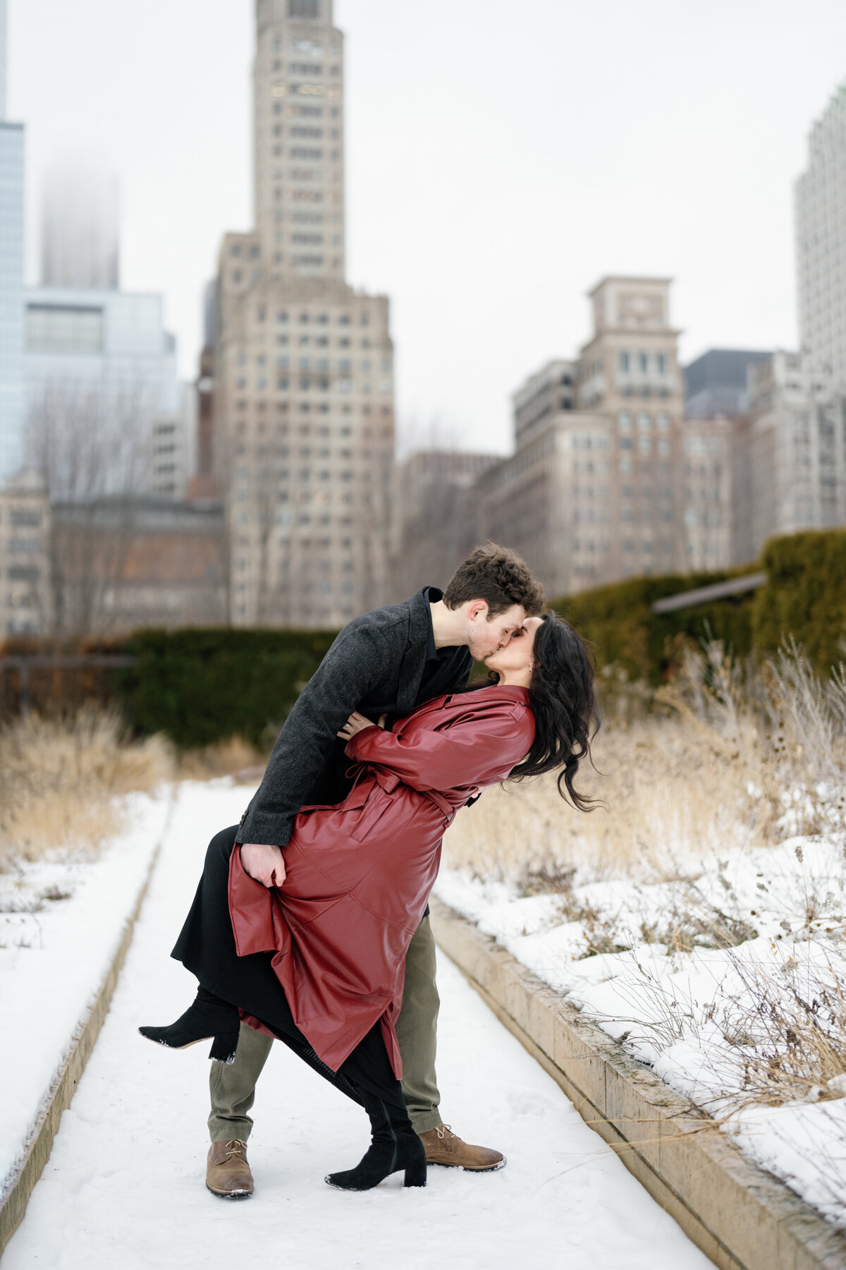 Aspen-Avenue-Chicago-Wedding-Photographer-Hilton-Palmer-House-Vintage-Hotel-Timeless-Editorial-FAV-25