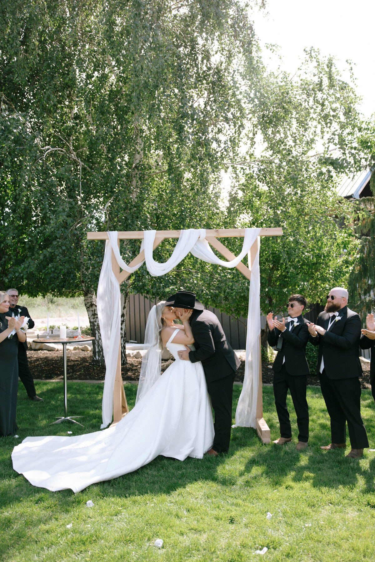 the-white-barn-in-emmett-idaho-wedding-krysta-timmons-photography-ceremony-285