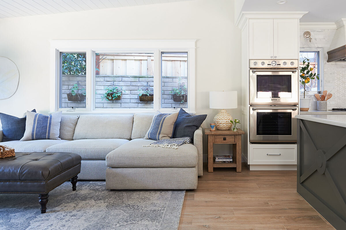 family room off kitchen