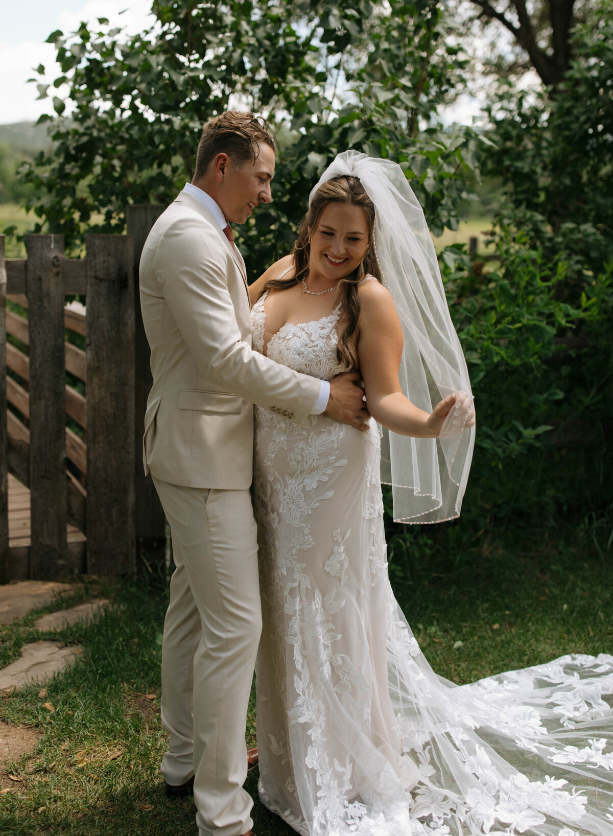 Gabby Rhodes is a wedding photographer based in Northern Colorado