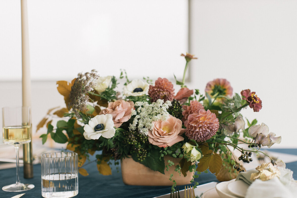 reception table top centerpiece with place setting