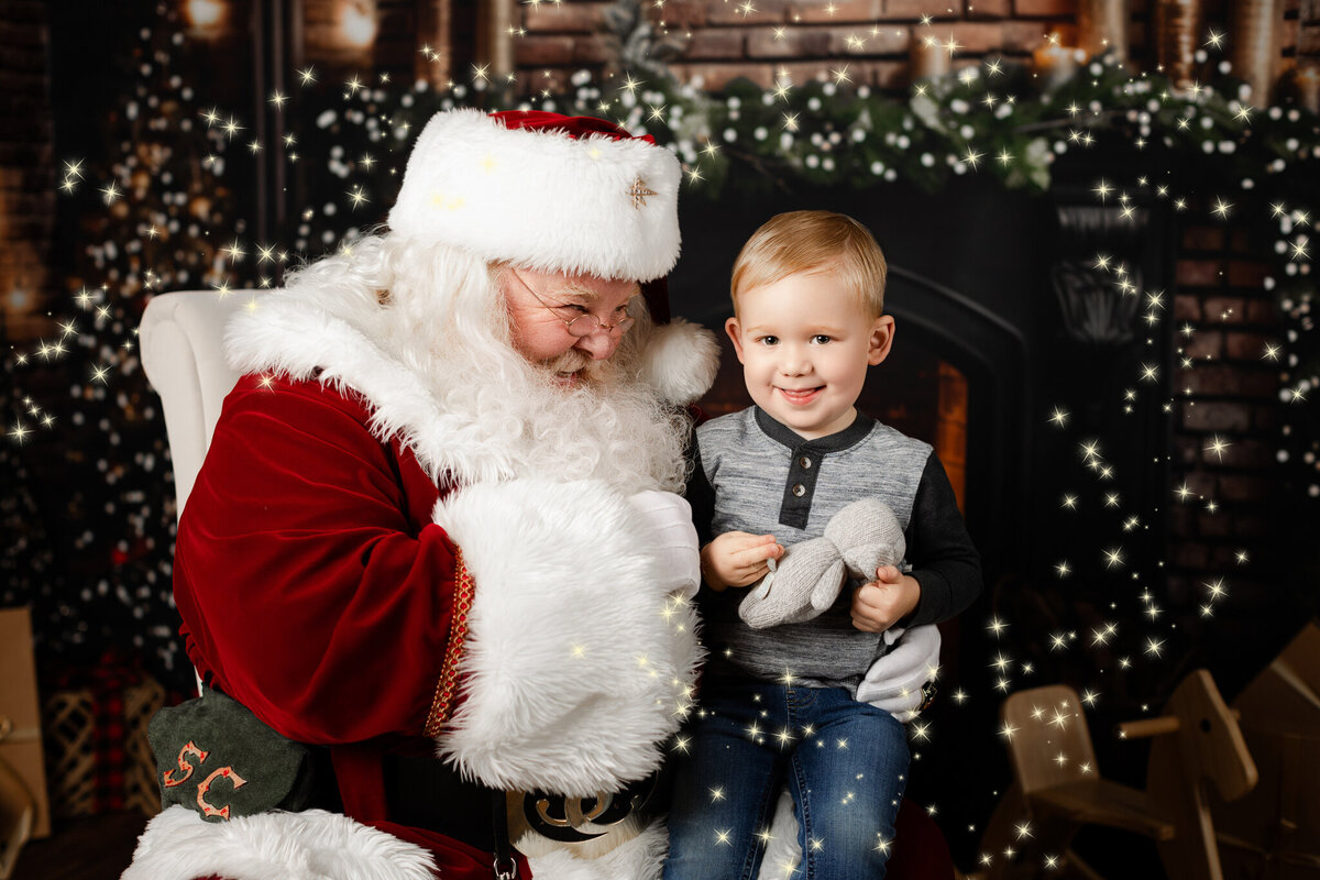 Best NWA holiday photographer, holiday portraits near me, Northwest Arkansas holiday photography, NW Arkansas holiday photos, NWA santa photos