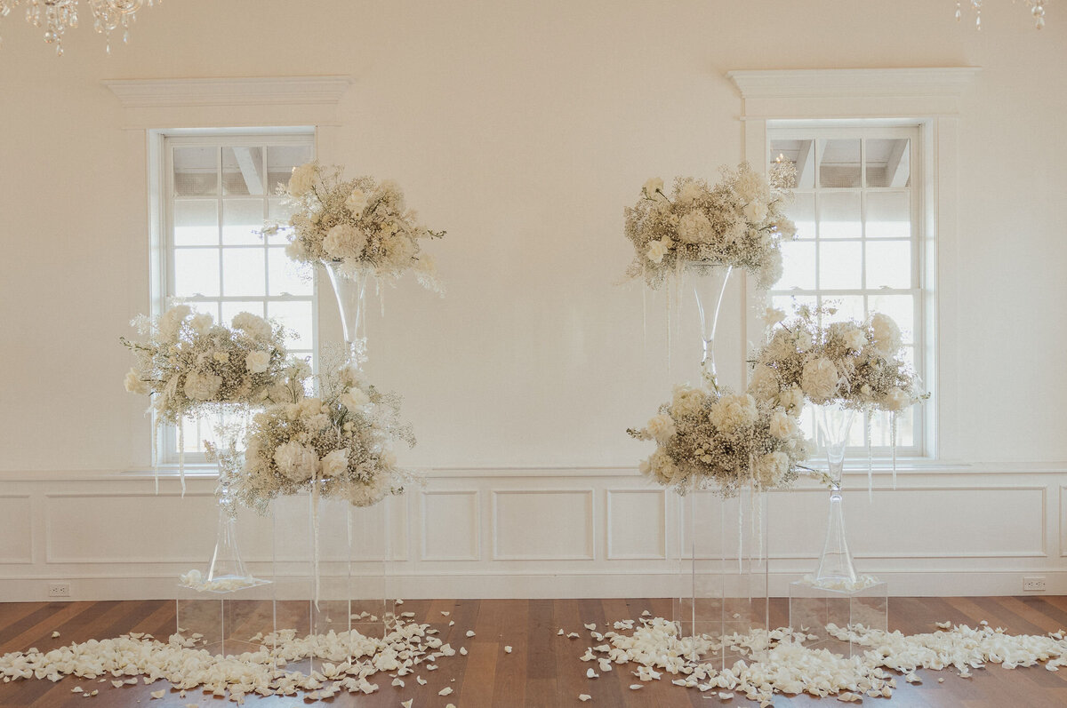 babys breath ceremony pilars