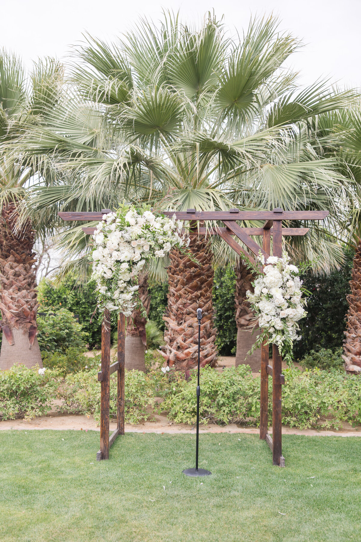 The Estate at Via Las Palmas Palm Springs Light and airy spring wedding southern california wedding venue luxury photography-116