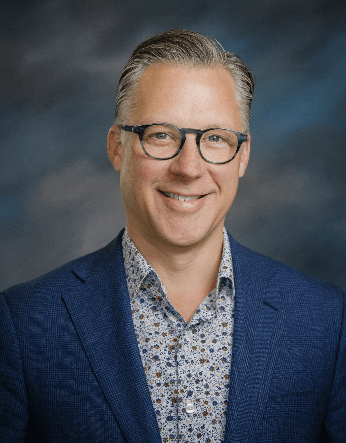 business-headshot-man-patterned-shirt-blue-blazer-san-diego