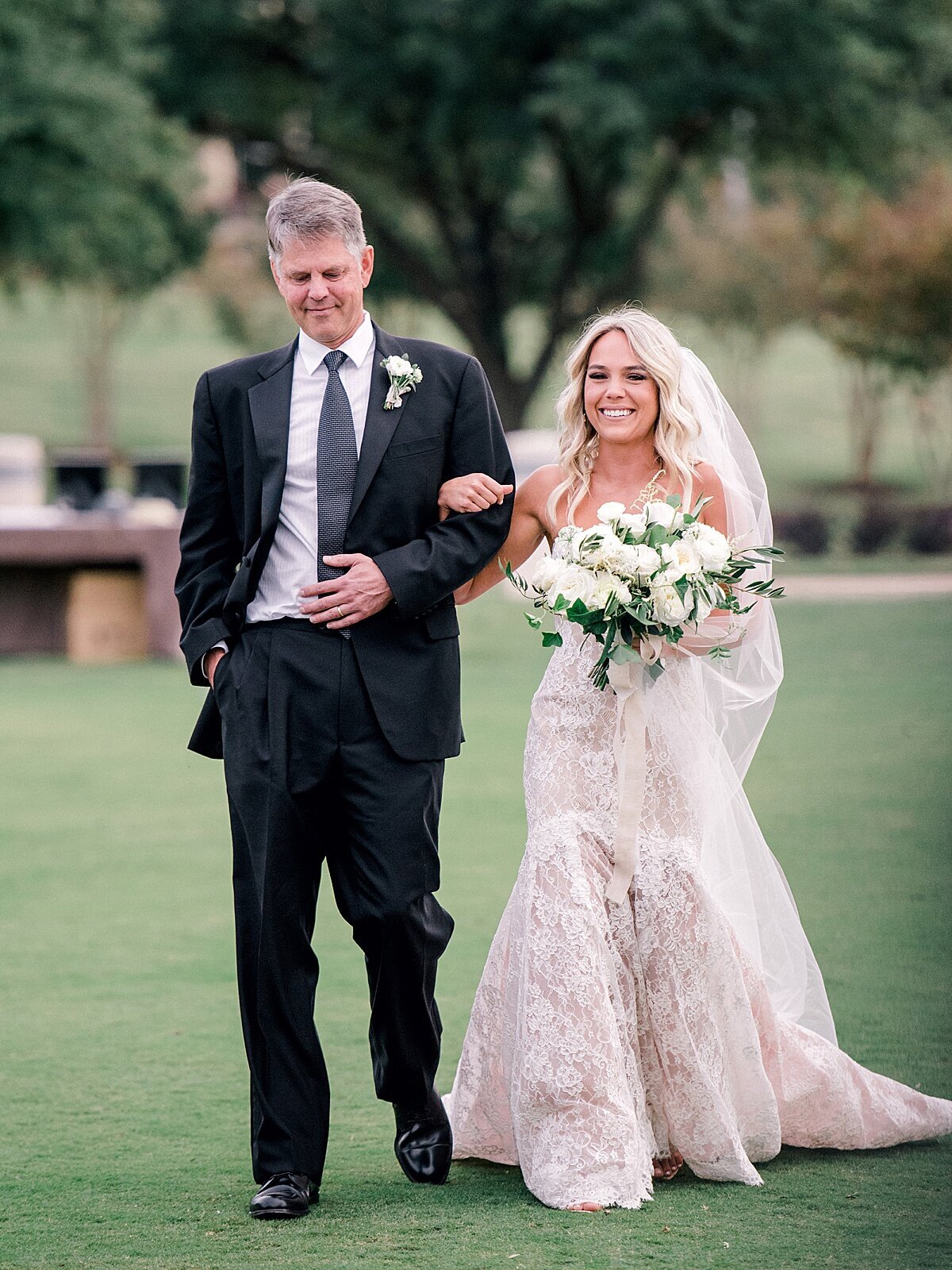 Wedding Ceremony at Dallas Forth Worth Four Seasons | Bridal Bouquet by Vella Nest Floral Design