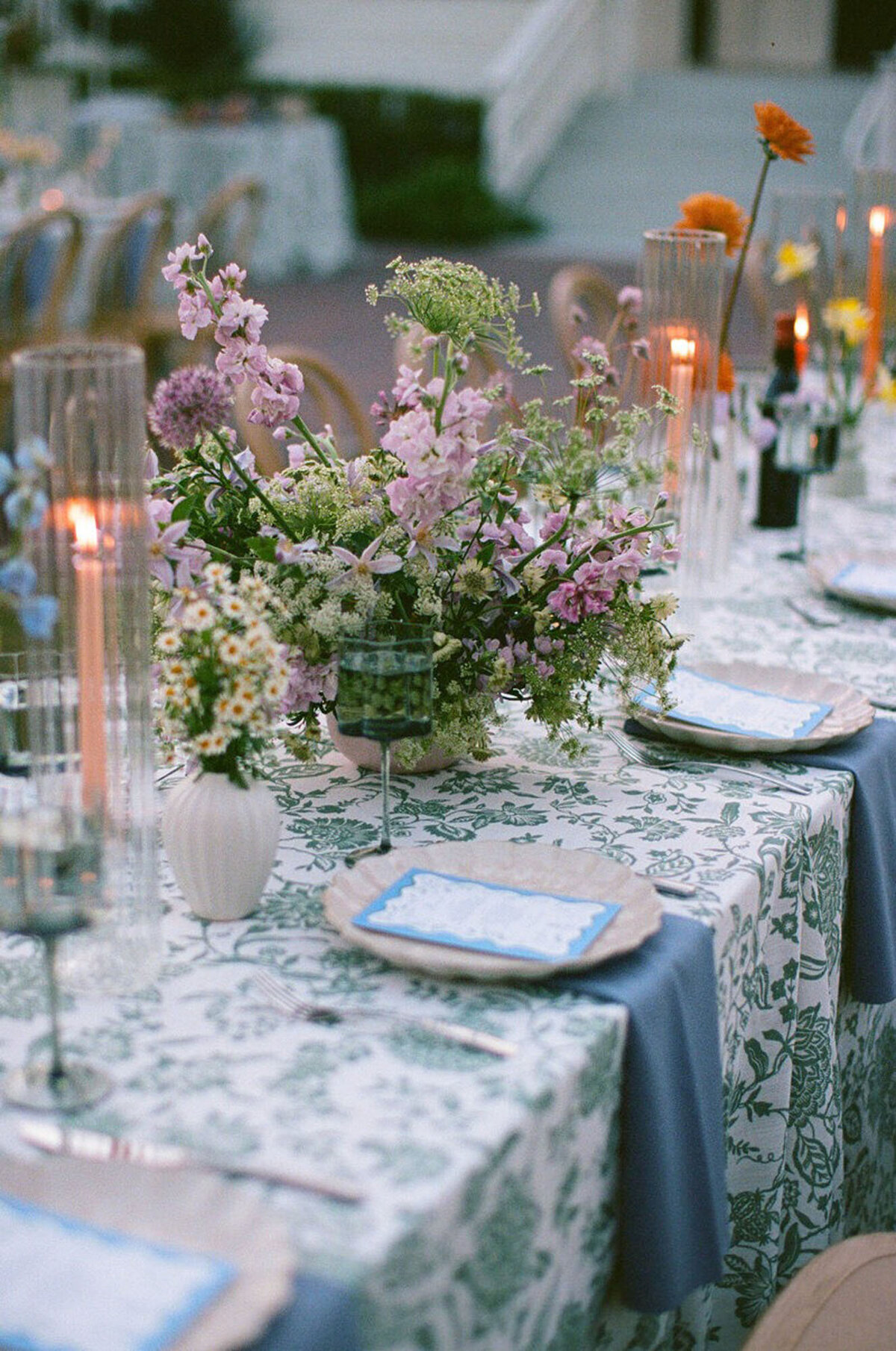 Wedding table by one of the best Orlando photographers