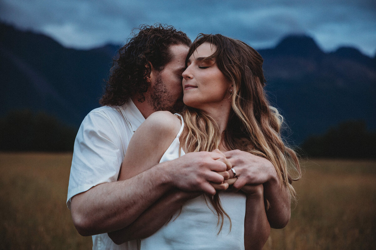 alaska-elopement-photographer-32
