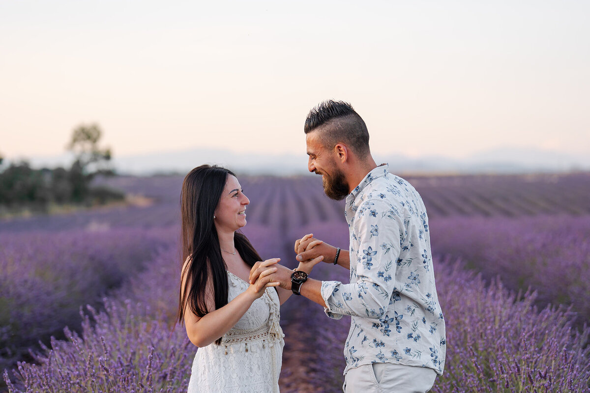 photo-famille-provence-coucher-de-soleil-et-lavandes66