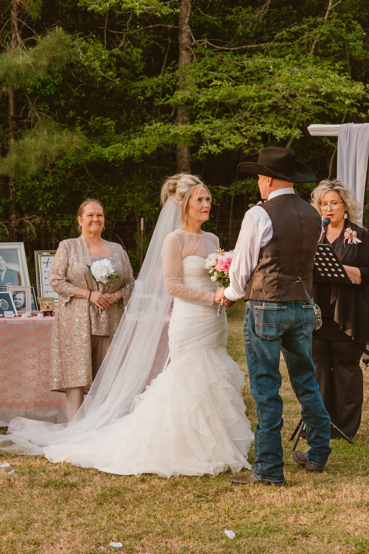 Beaumont-texas-backyard-wedding-rustic-country-diy-Houston-wedding-elopement-photographer-6