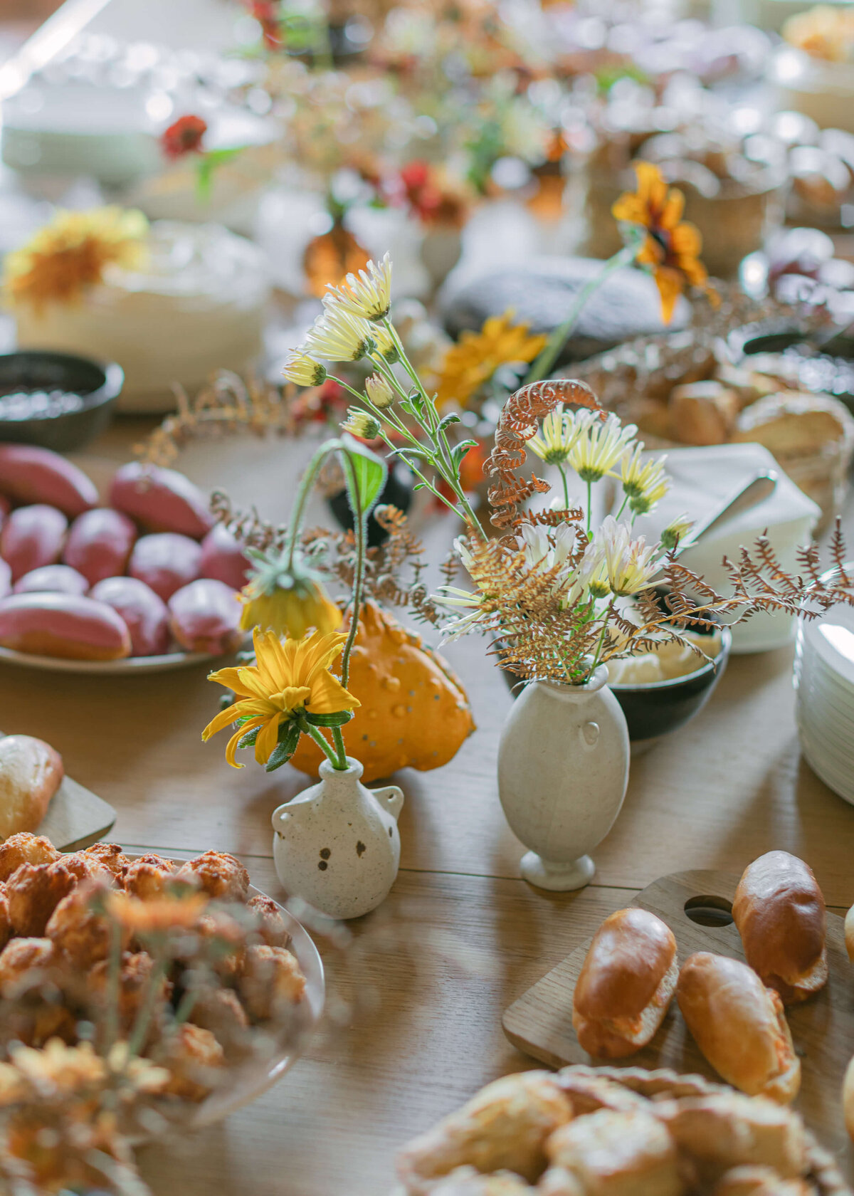 chloe-winstanley-events-heckfield-place-afternoon-tea-flowers