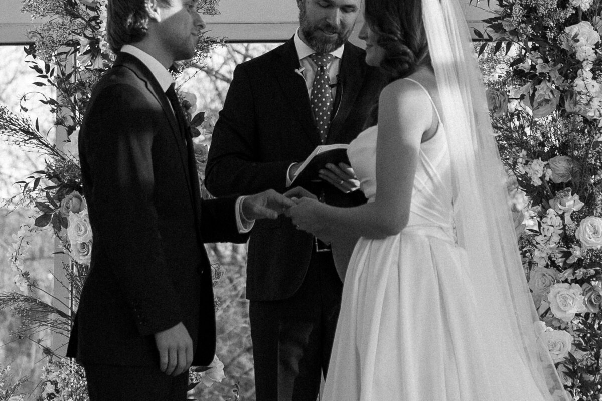 madelynpricephotos-tulsa-wedding-photographer-oklahoma-wedding-photographer-Wedding-at-The-Glass-Chapel-09396