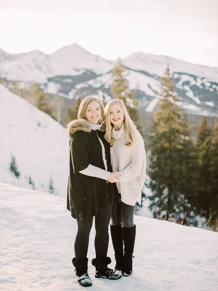 Colorado-Family-Photography-Vail-Mountaintop-Winter-Snowy-Christmas-Photoshoot33