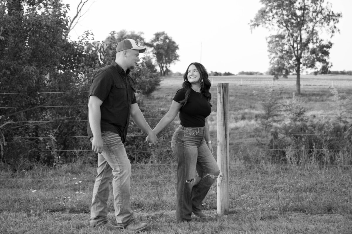 Taylor Elizabeth Photography Weddings and Lifetyle Photographer in Indiana Couples Photo 34