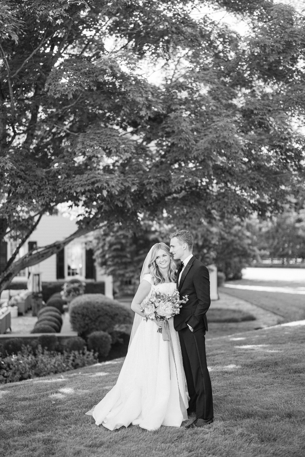 connecticut-backyard-tented-wedding-photo_0020