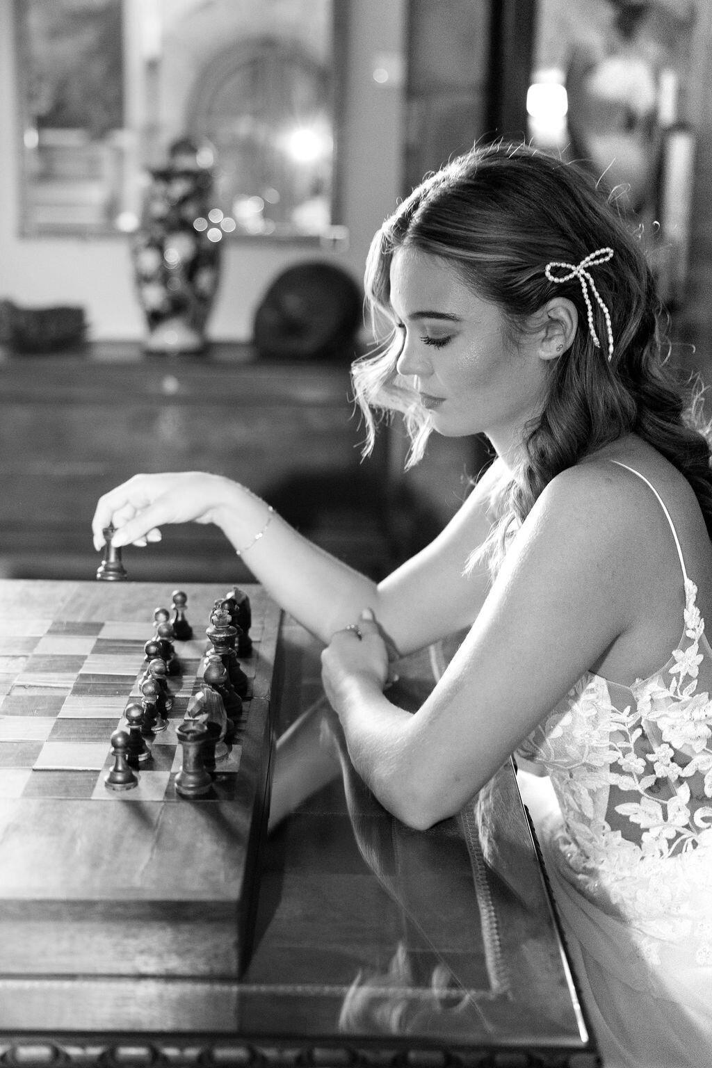luxury-bride-playing-chess-chateau-d-agel